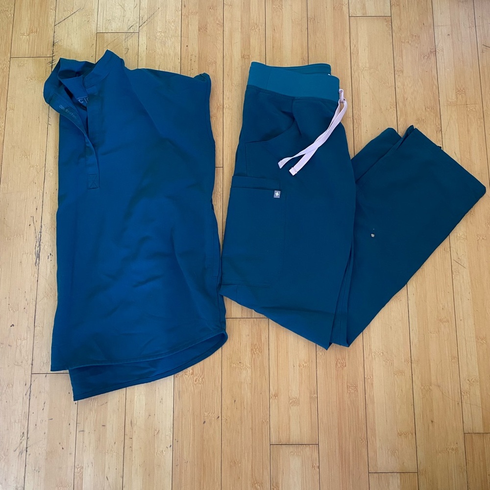 Figs Caribbean Blue Mandarin/Rafaela Top + Pants